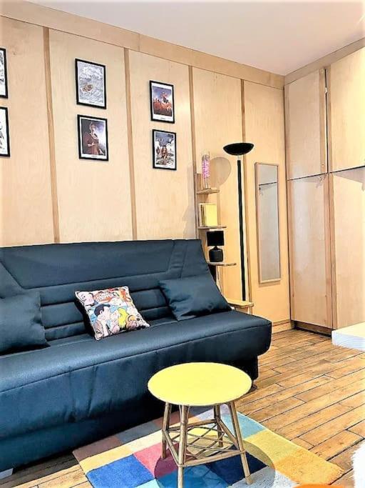 - Pigalle/abbesses Id 351
