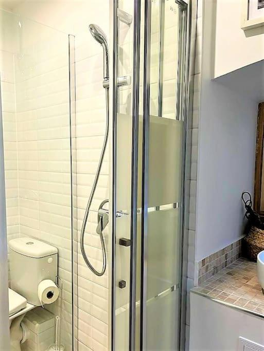 - Pigalle/abbesses Id 351