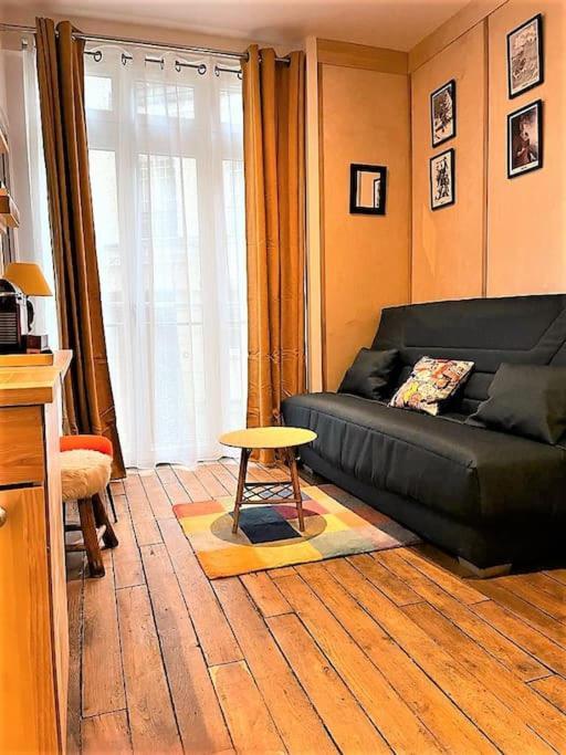 - Pigalle/abbesses Id 351